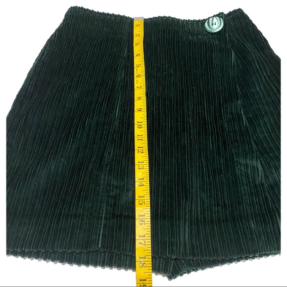 Limited Chinos Pleated Corduroy Forest Green Skort - Picture 8 of 12